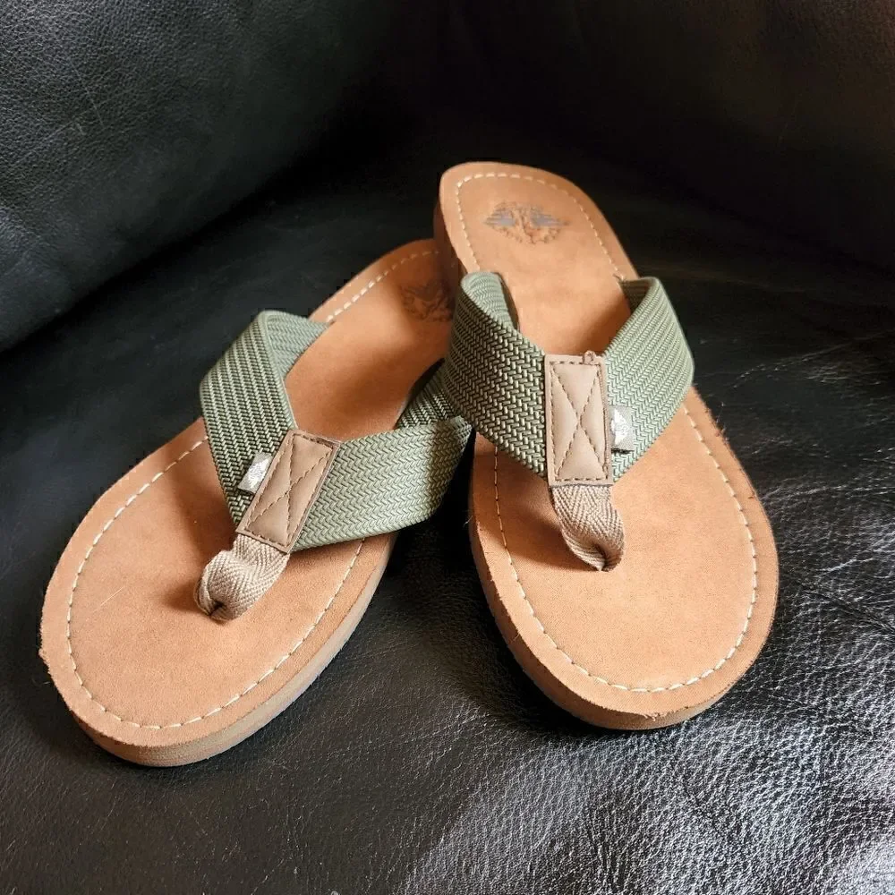 NWOT Dockers mens size 11 fip flops